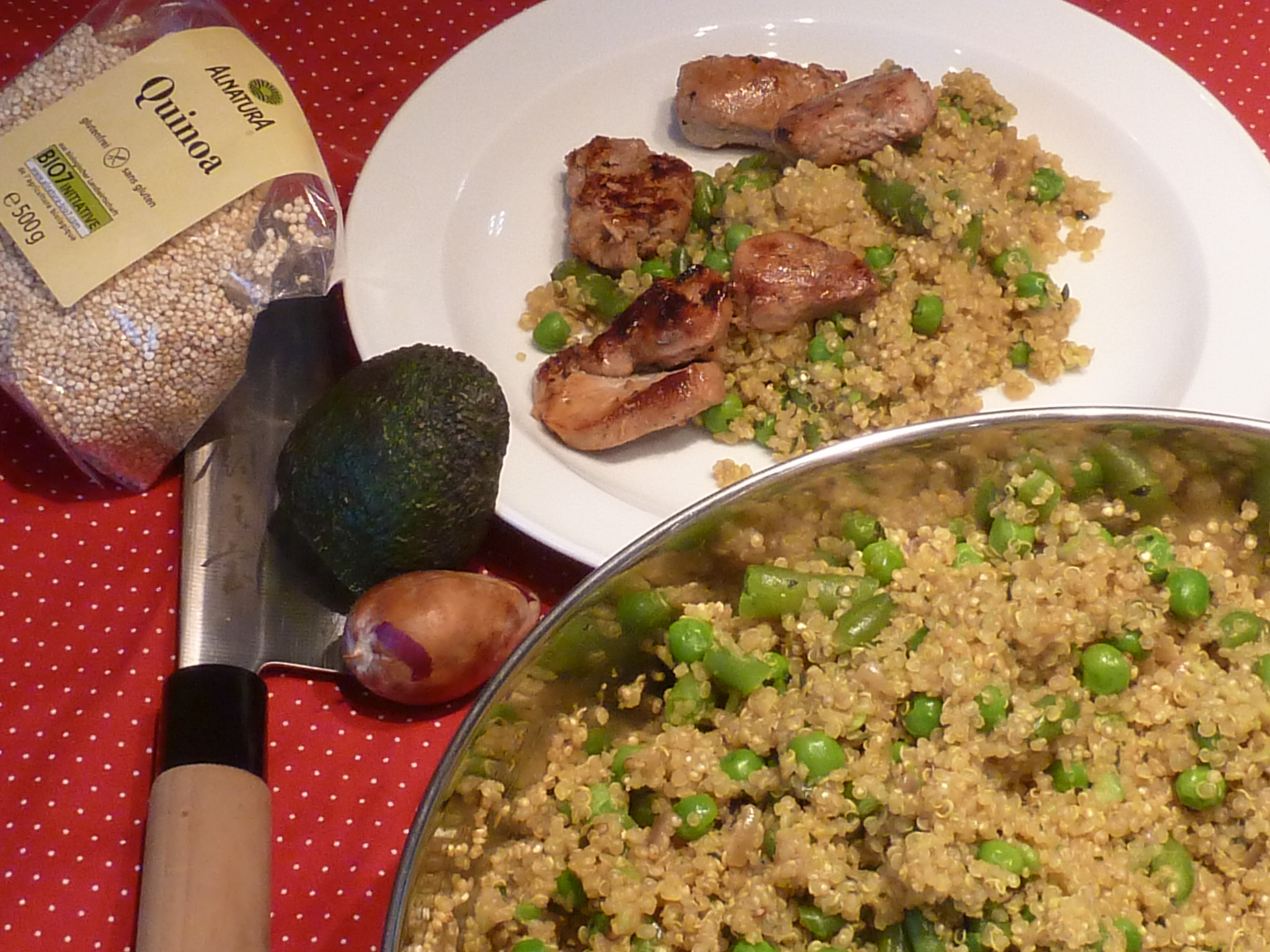 Quinoa-Risotto-Quinsotto-mit-Erbsen-und-Avocado